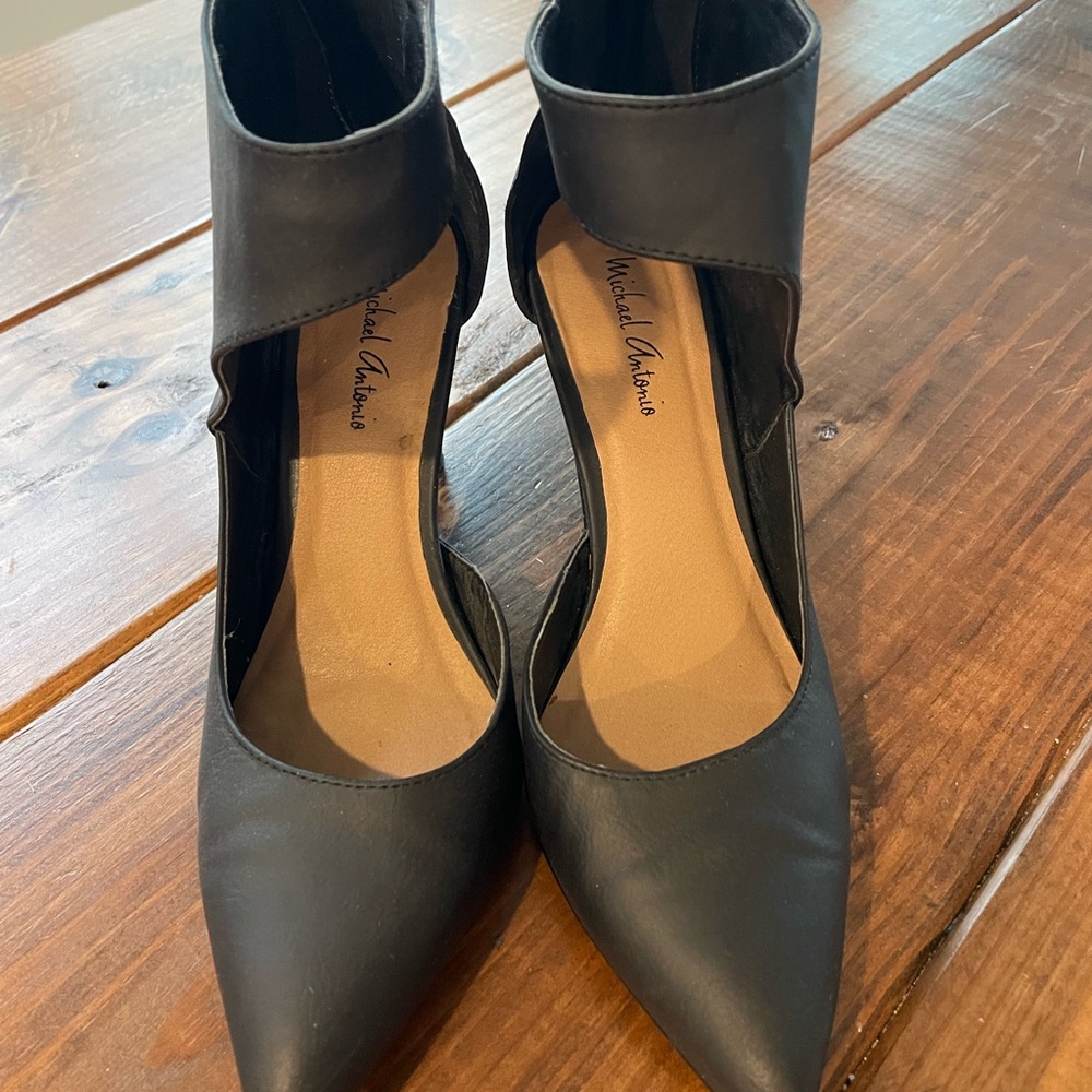 Michael Antonio Black Heels with Elegant Cut-Out Design